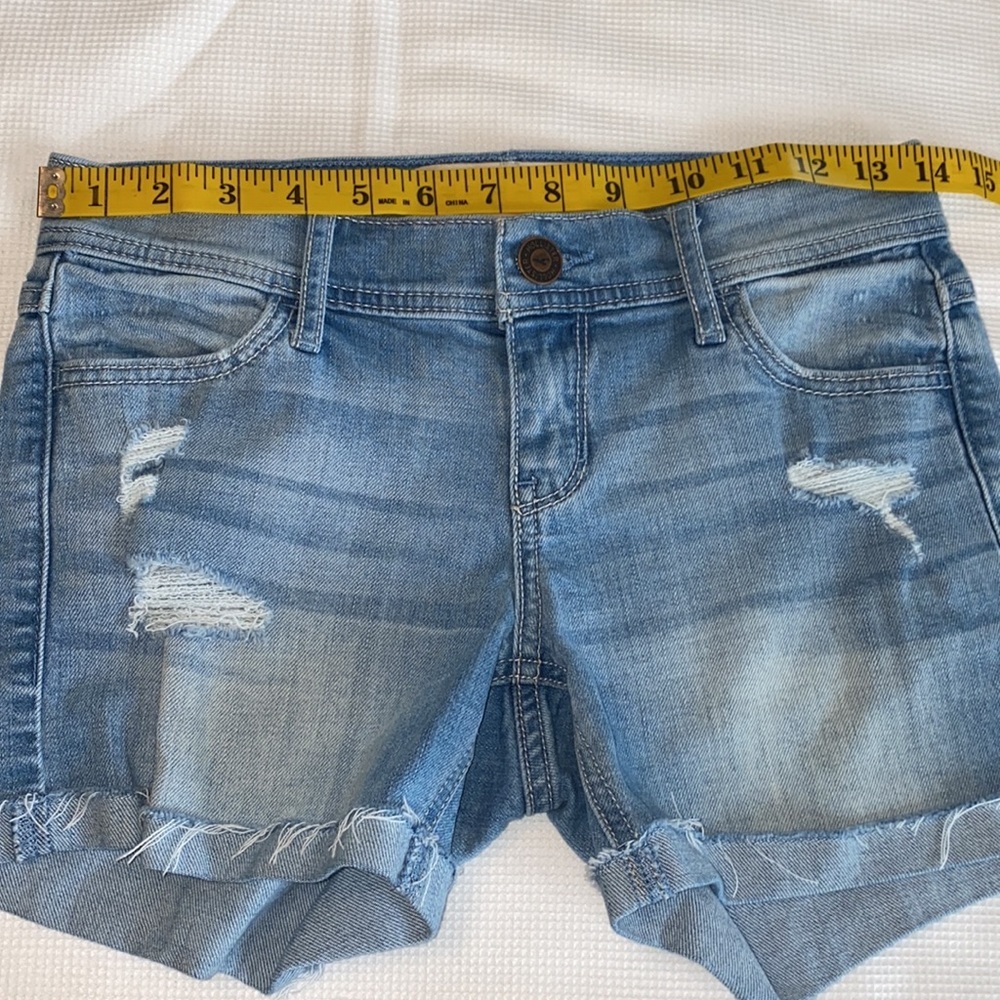 Hollister Midi Jeans Shorts Size 0 W 24 Distressed light wash - Picture 6 of 12